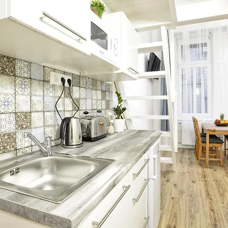 Apartment Five Seasons