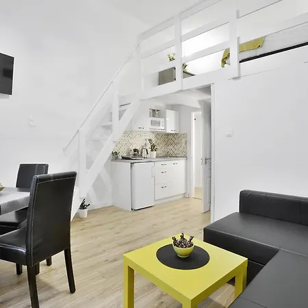 Apartment Five Seasons