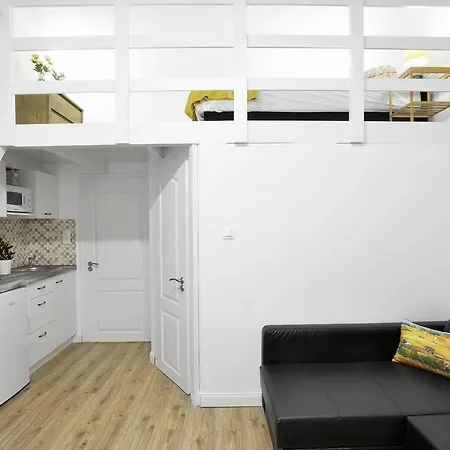 Five Seasons Apartment