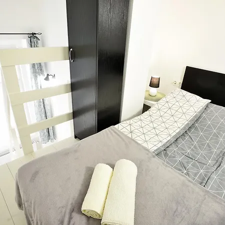Five Seasons Apartment *