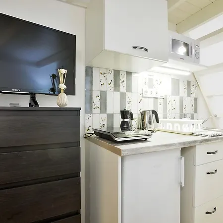 Five Seasons Apartment *